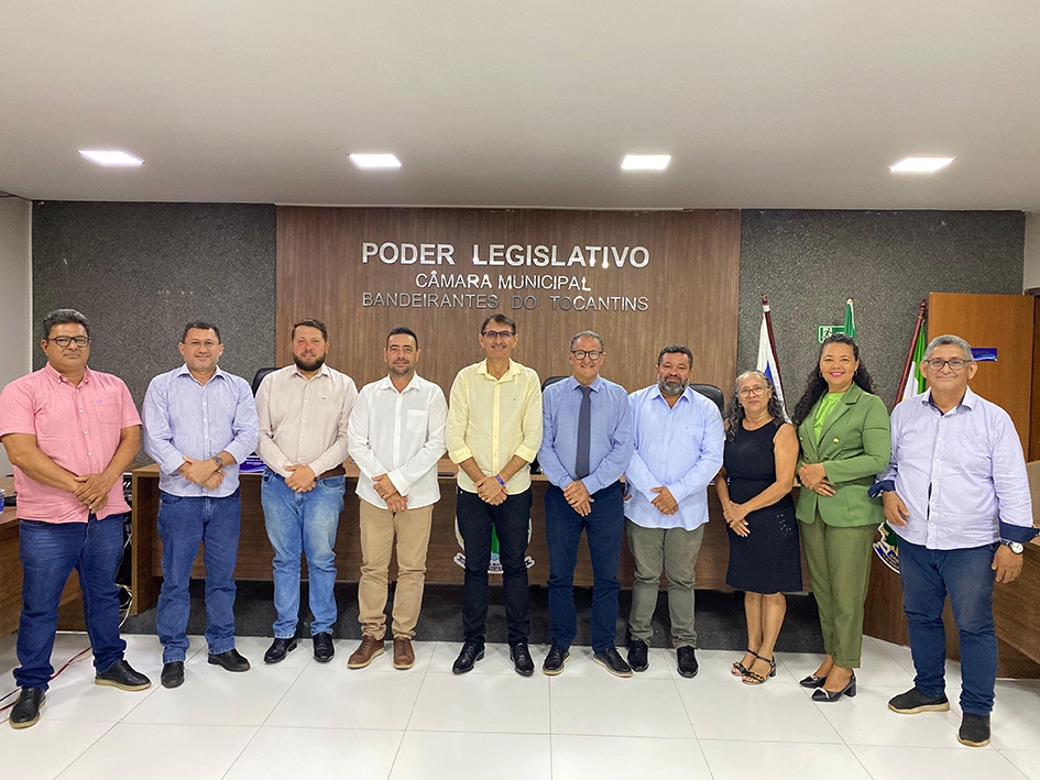 Câmara de Bandeirantes encerra 2025 com última sessão marcada por balanço, homenagens e reconhecimento aos avanços do Legislativo